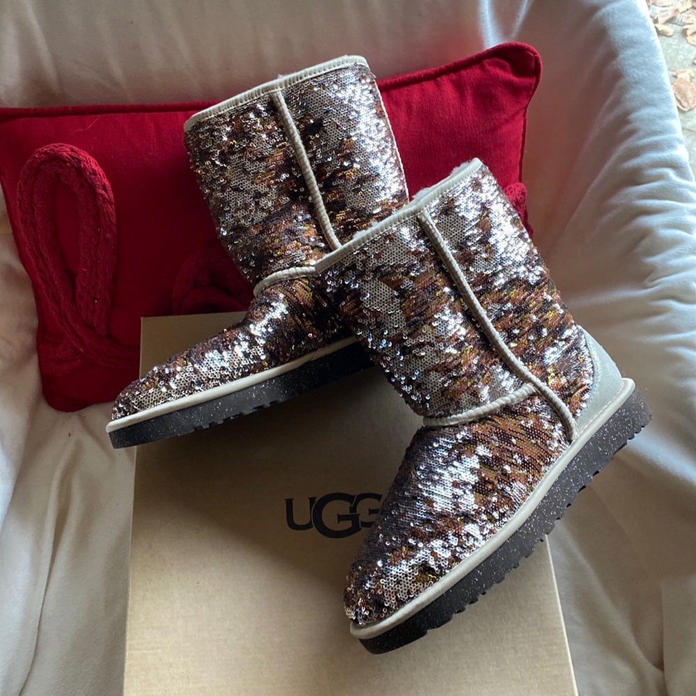 Sequin Ugg Sheepskin Lined Booties Never Used